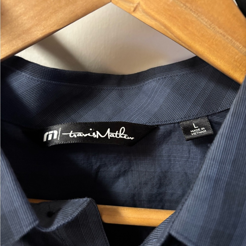 Travis Mathew Button Up. Excellent condition - Picture 2 of 5